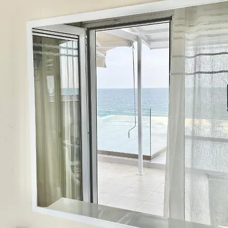 Blue View * Leptokaryá